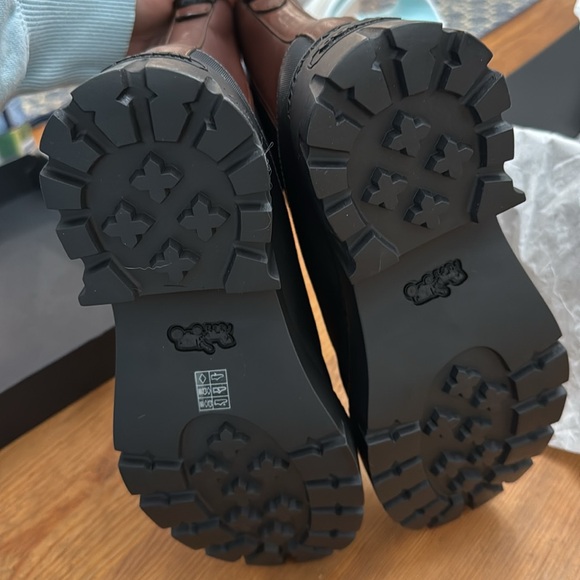 COACH Chelsea Boot - Picture 12 of 13